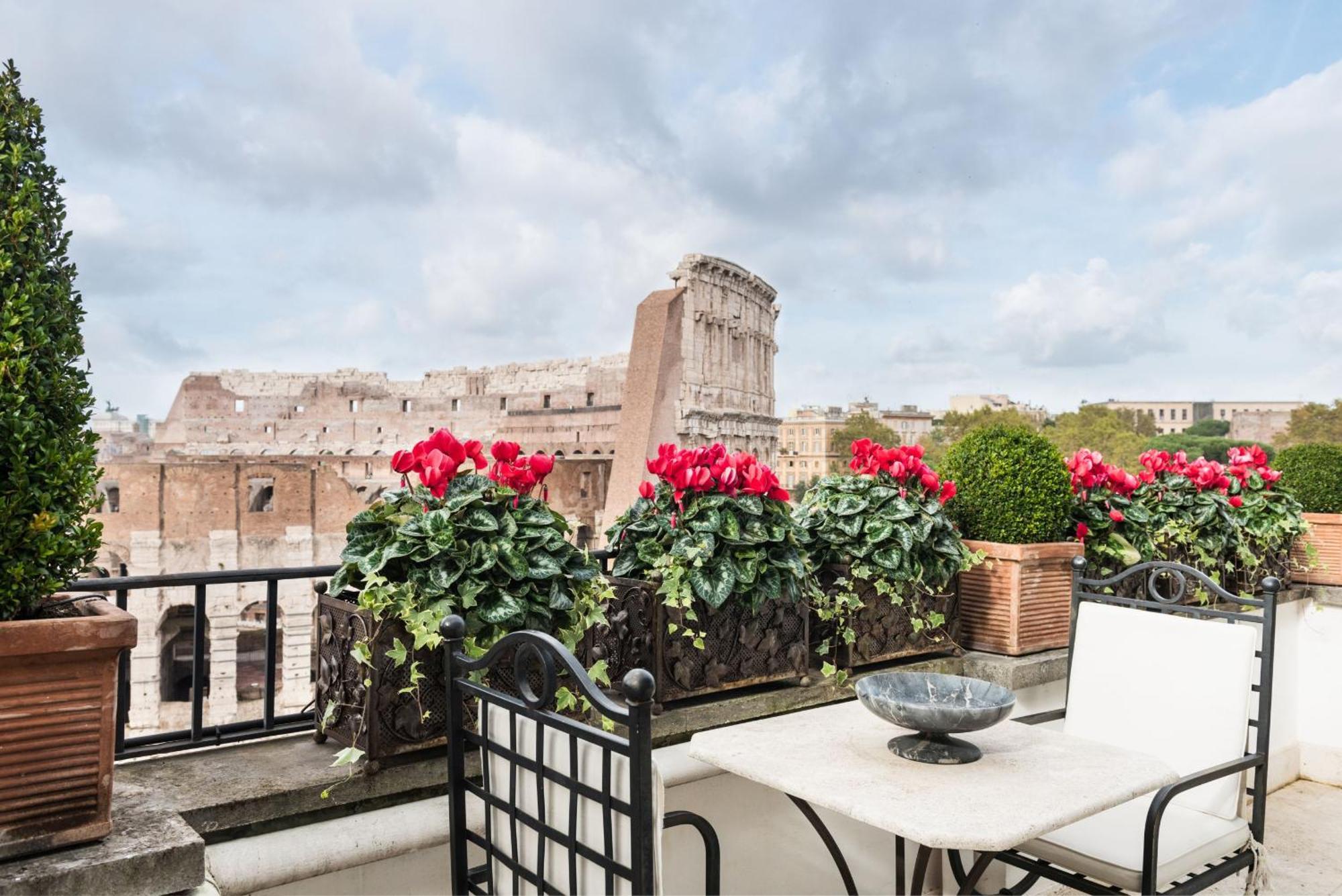 Colosseum Penthouse - Beyond By Treasurerome Apartment *