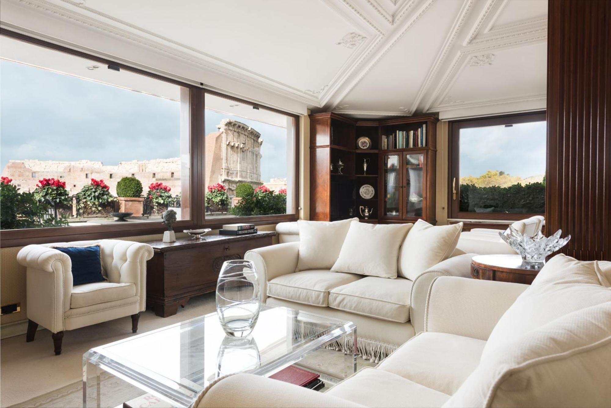 Colosseum Penthouse - Beyond By Treasurerome * Rom