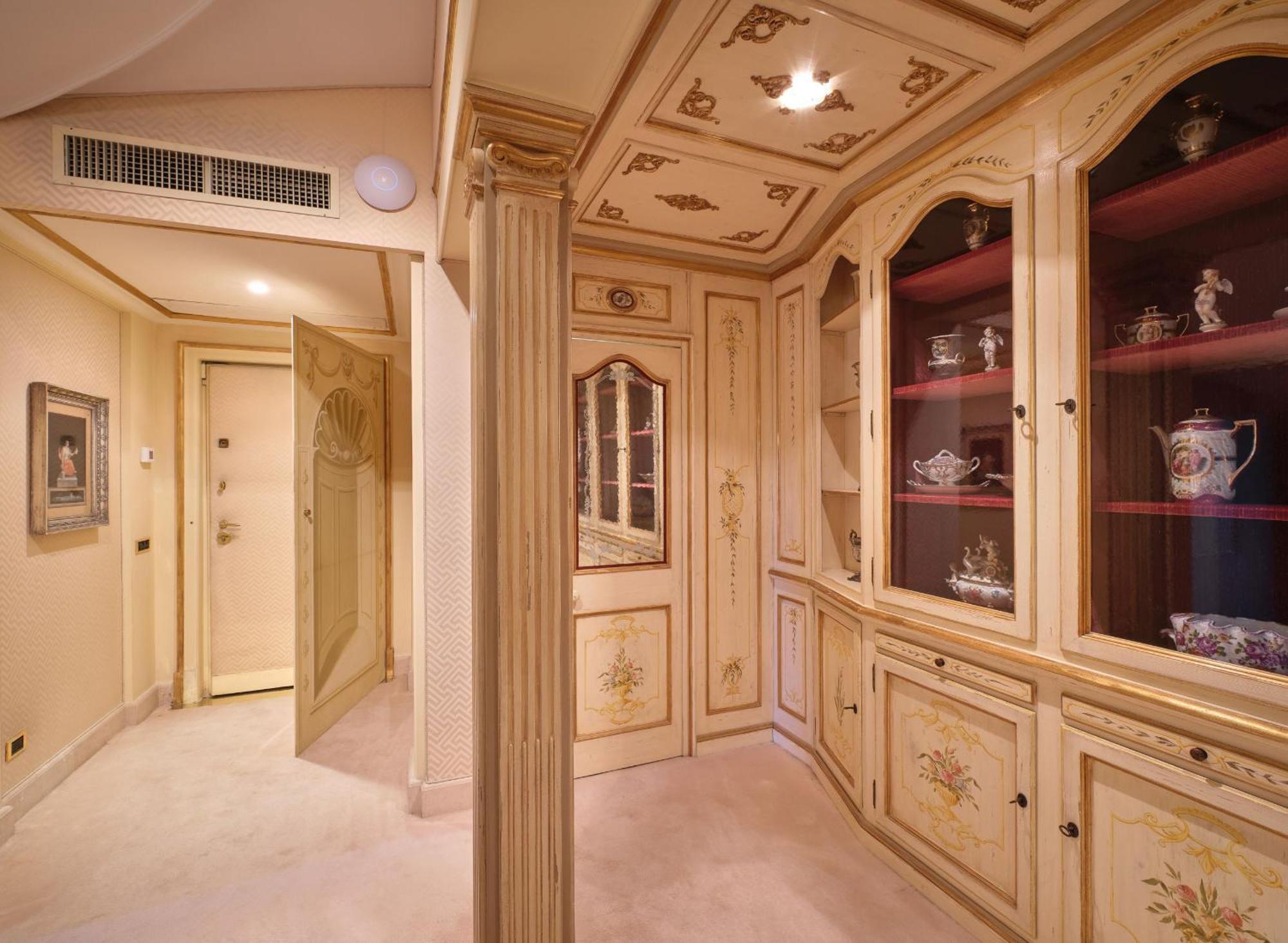 Colosseum Penthouse - Beyond By Treasurerome * Rom